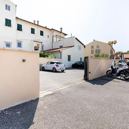 Casa “Oasi Del Mare” Lägenhet Livorno Exteriör bild