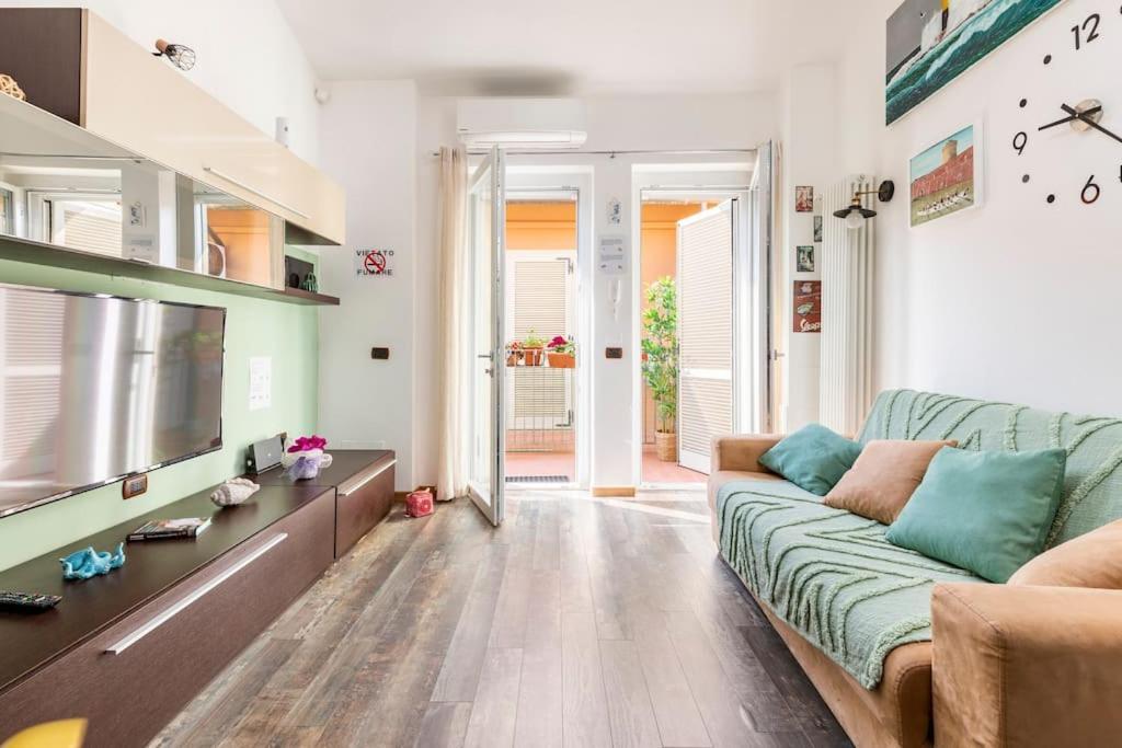 Casa “Oasi Del Mare” Lägenhet Livorno Exteriör bild