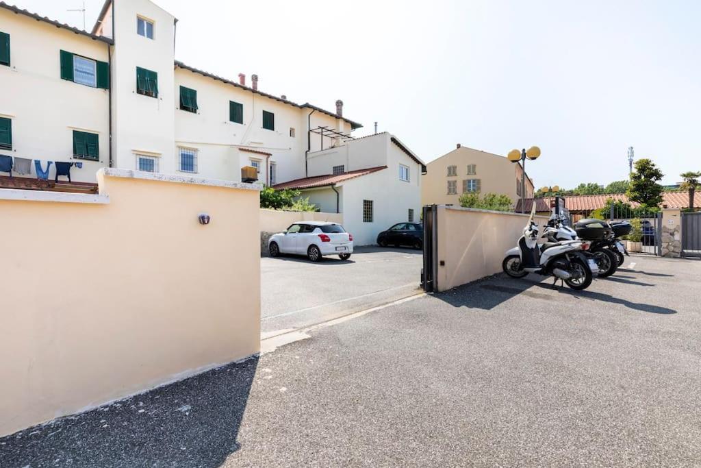 Casa “Oasi Del Mare” Lägenhet Livorno Exteriör bild