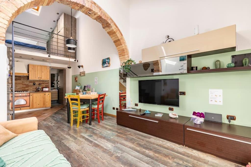 Casa “Oasi Del Mare” Lägenhet Livorno Exteriör bild